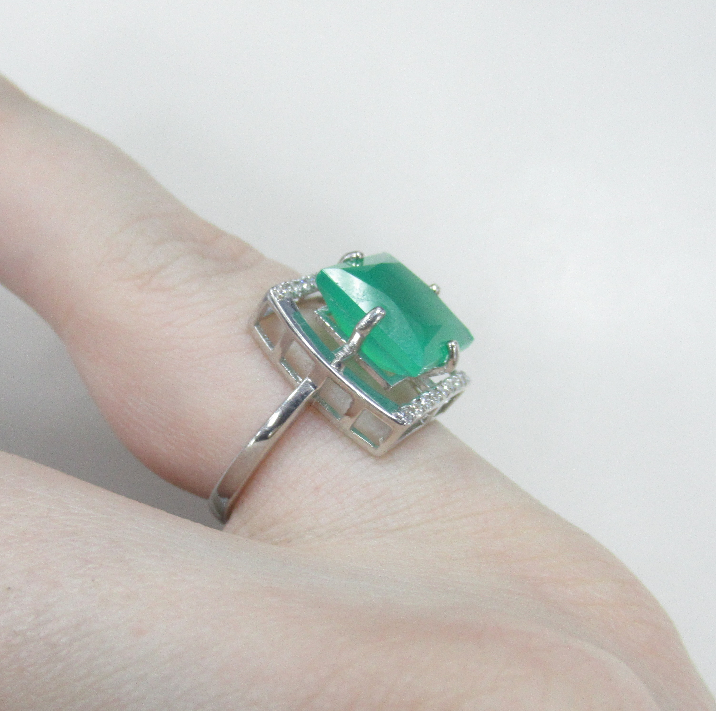 Серебряное кольцо с агатом